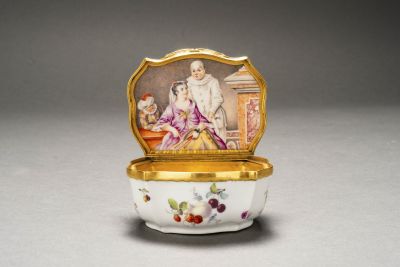 Meissen Tabatiere mit Commedia dell’arte-Szene