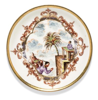 Early Meissen saucer stand with chinoiserie scene