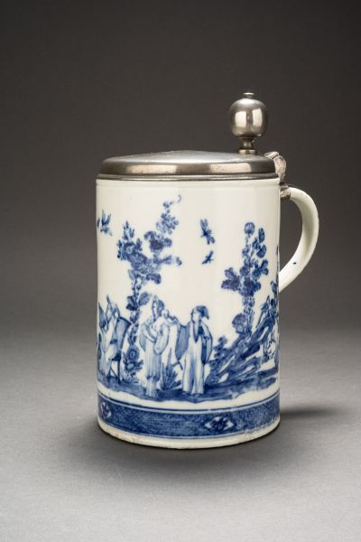 Large Meissen tankard, painted in underglaze blue by Johann Christoph Horn