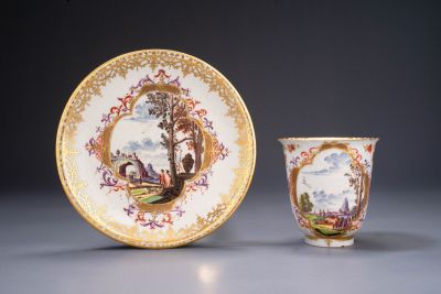 Meissen beaker with saucer, painted with early seascapes