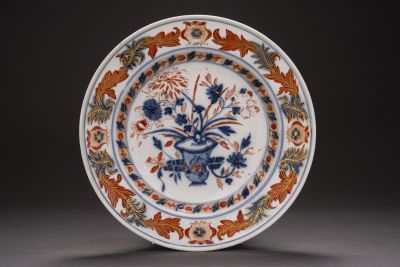 Deep Meissen plate with Imari decor, painted by Johann G. Klinger