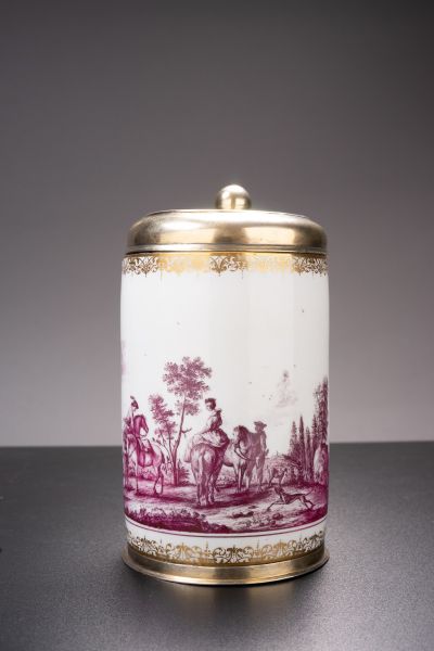 Tankard with hunting scene in Purple Camaieu